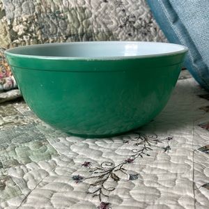 Vintage Green Pyrex Bowl 8.5”